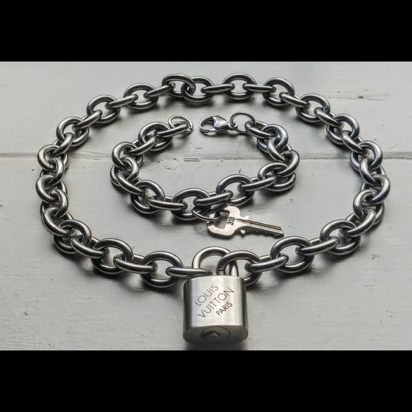 COPY - Louis Vuitton padlock and key wi… - Picture 2 of 8